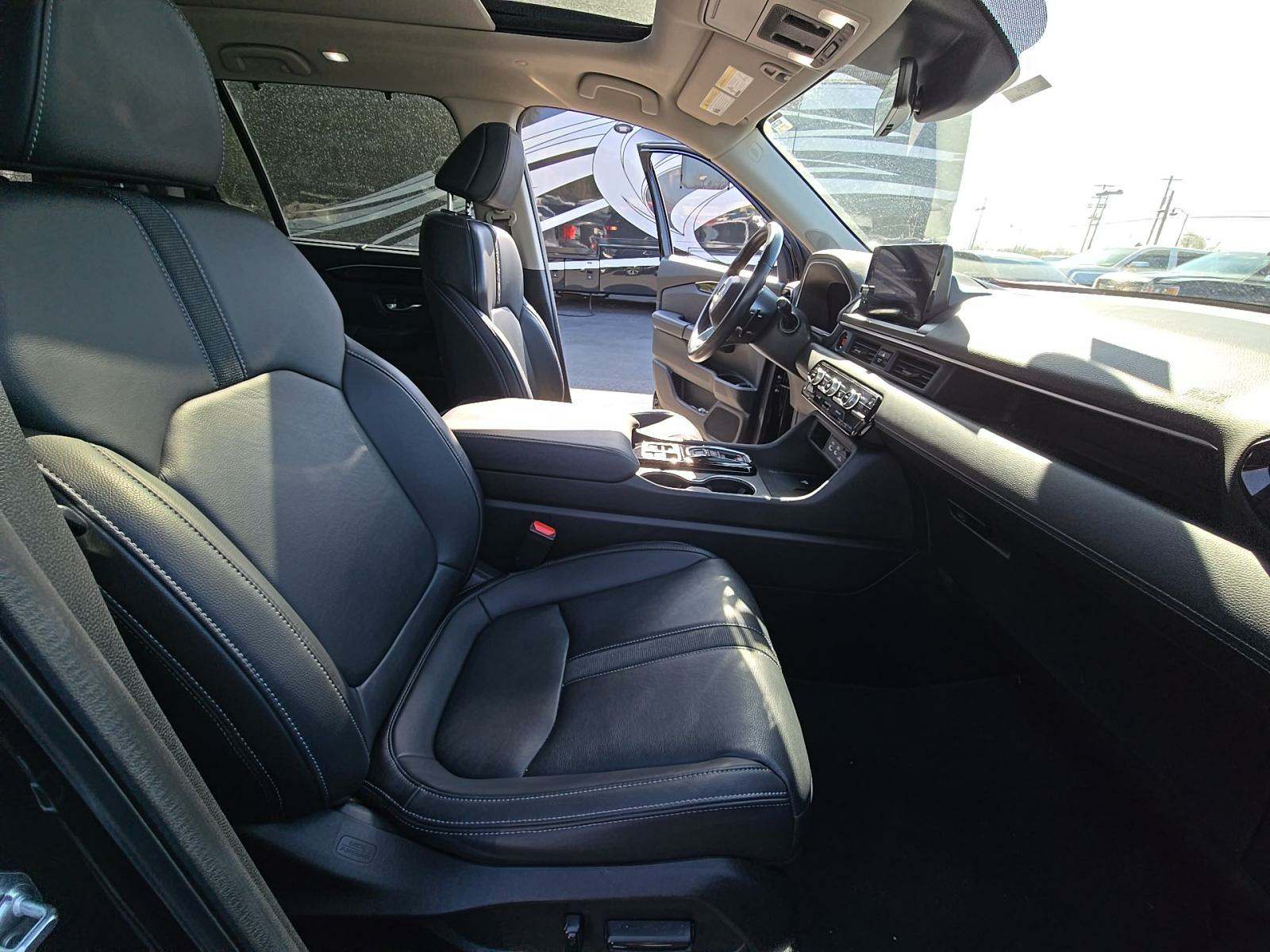 2023 Honda Pilot Touring FWD