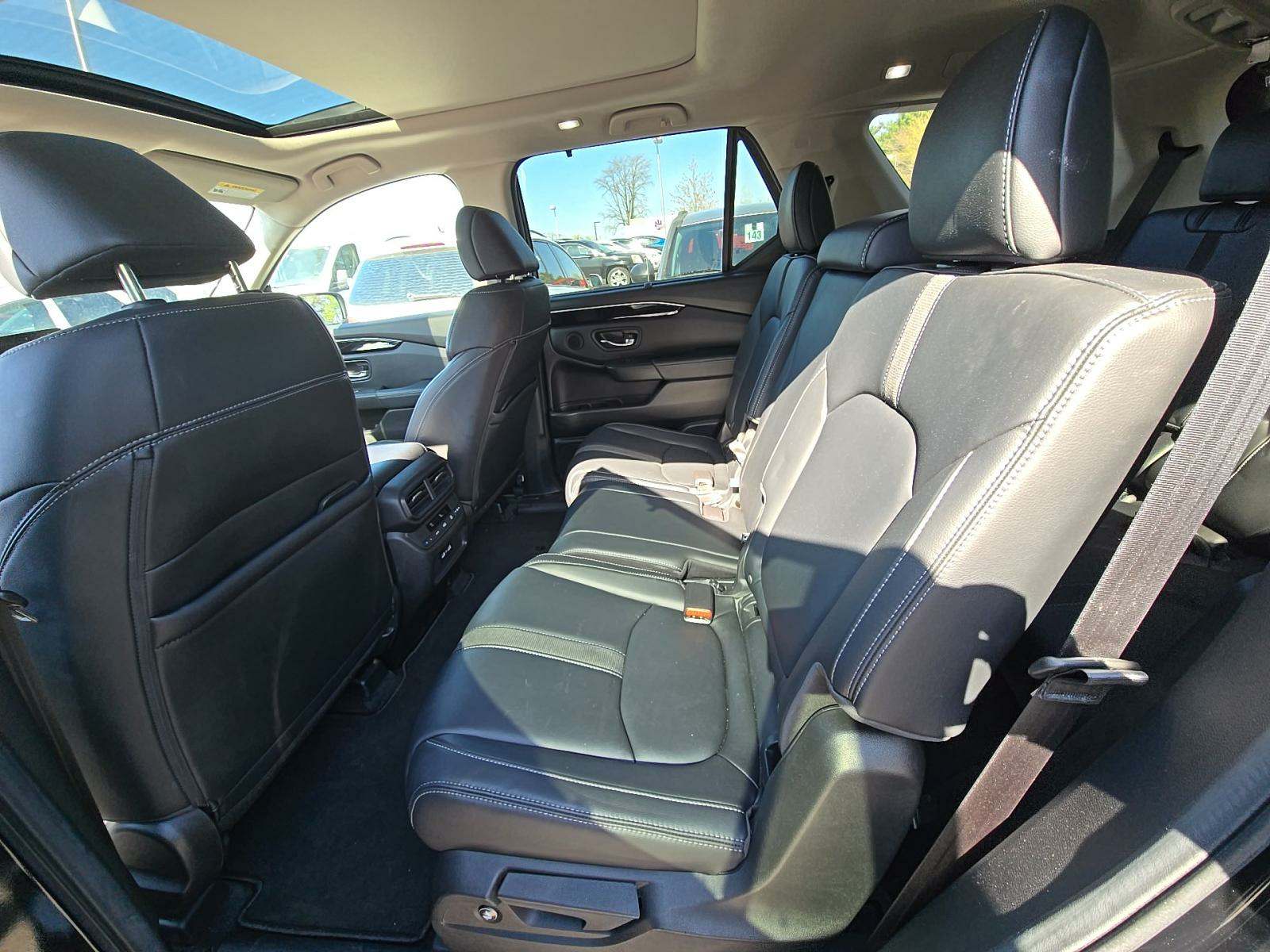 2023 Honda Pilot Touring FWD