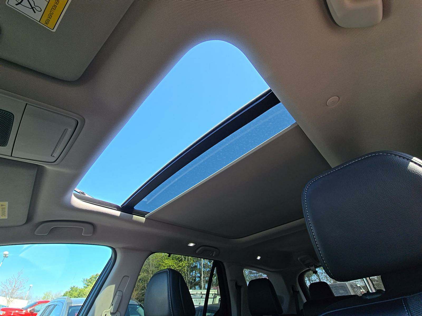 2023 Honda Pilot Touring FWD