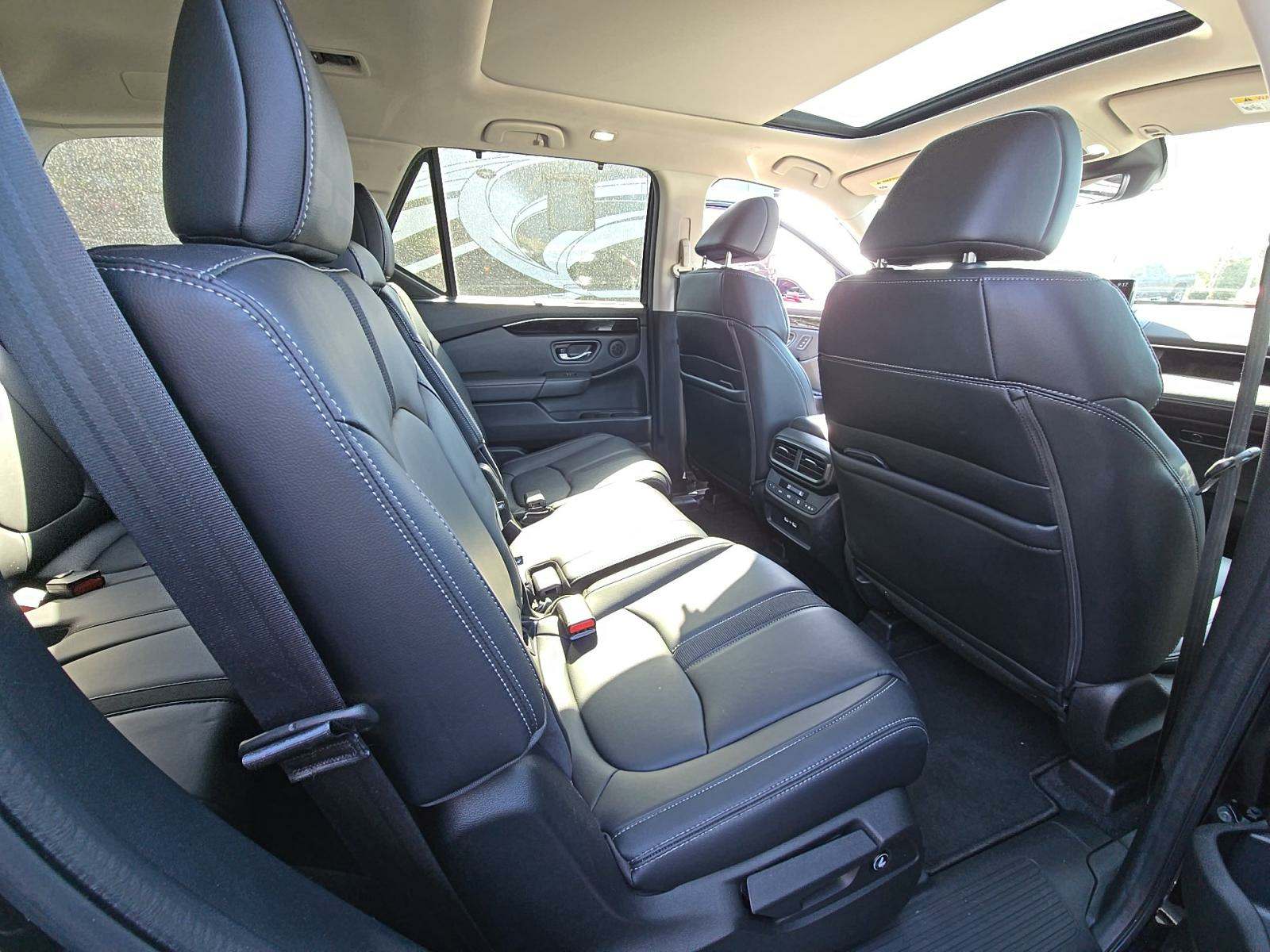 2023 Honda Pilot Touring FWD