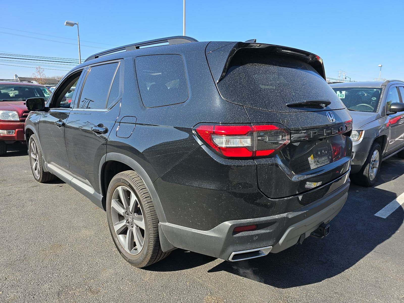 2023 Honda Pilot Touring FWD