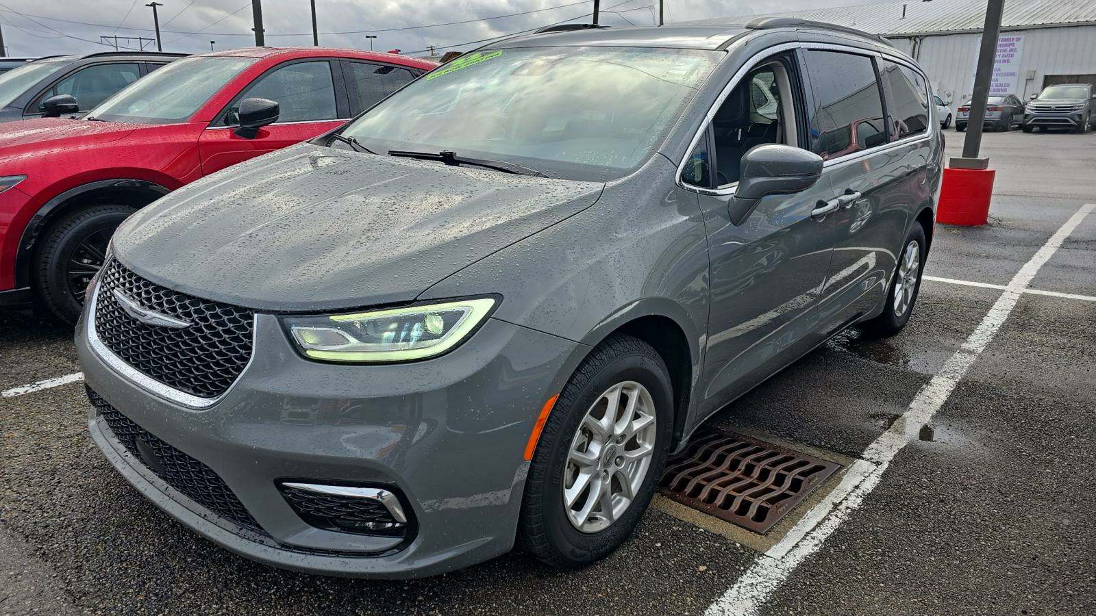 2022 Chrysler Pacifica Touring L 121.6
