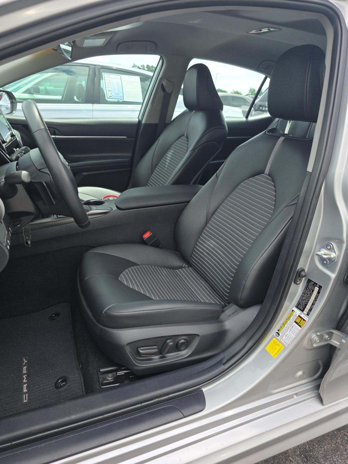 2024 Toyota Camry SE FWD