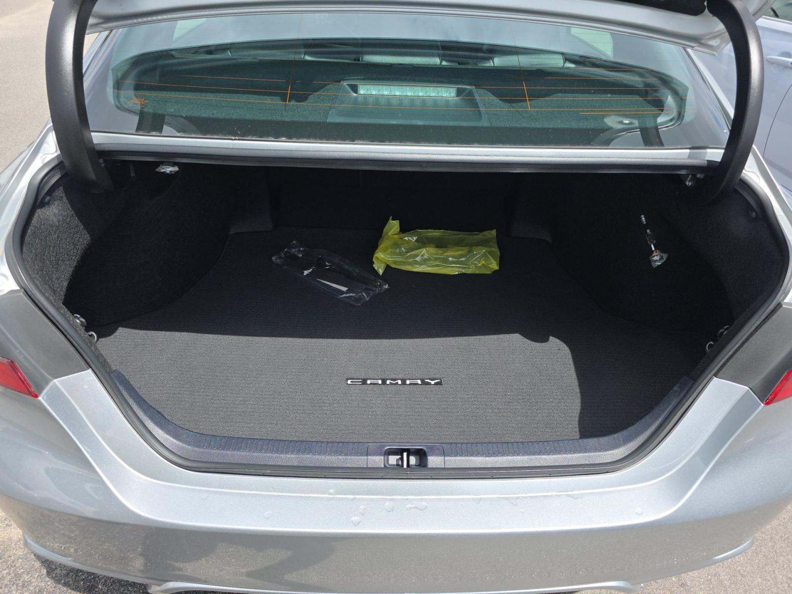 2024 Toyota Camry SE FWD