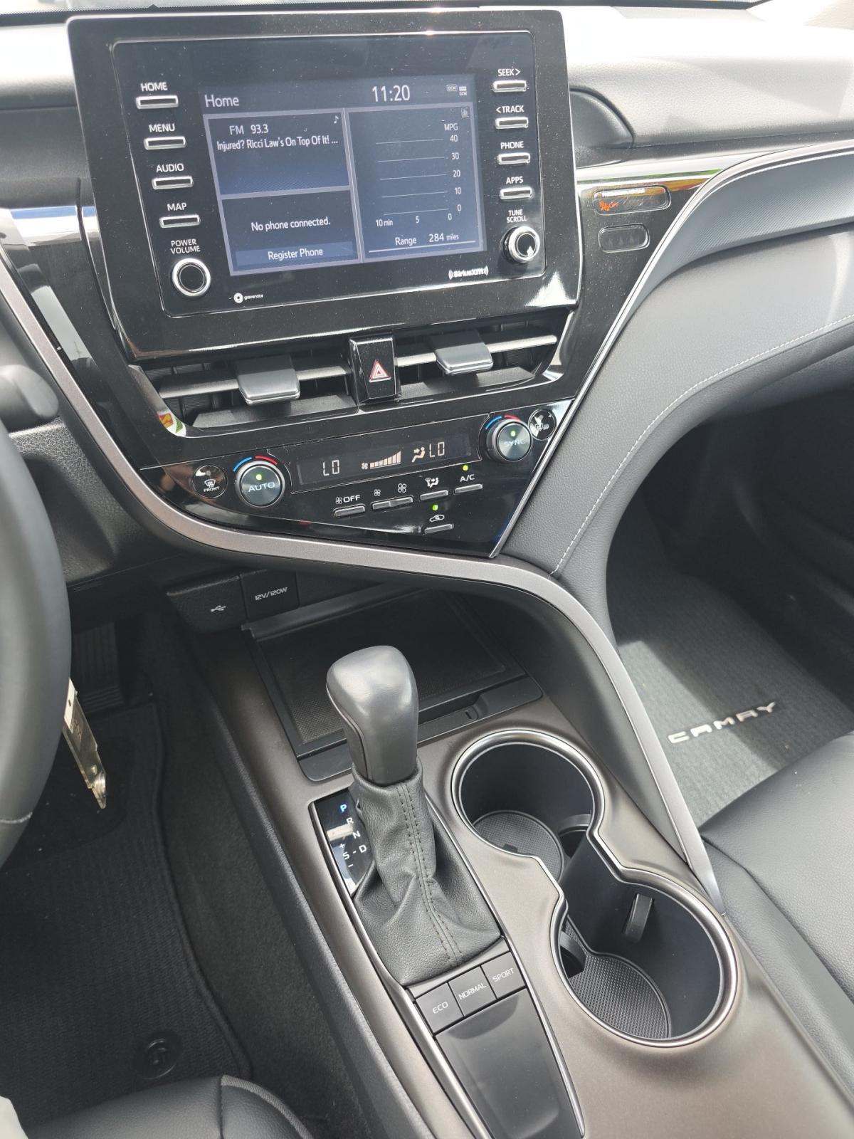 2024 Toyota Camry SE FWD