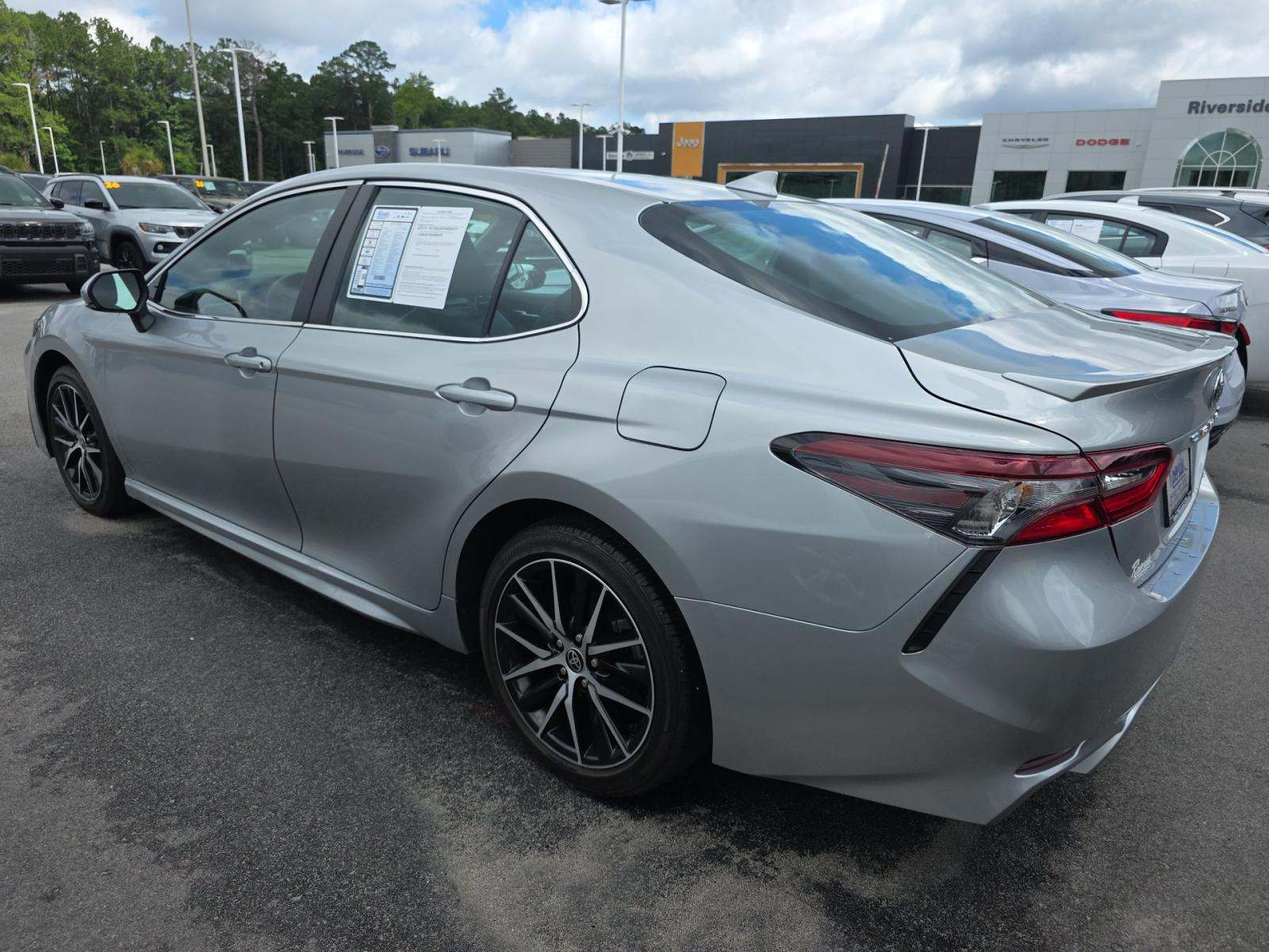 2024 Toyota Camry SE FWD