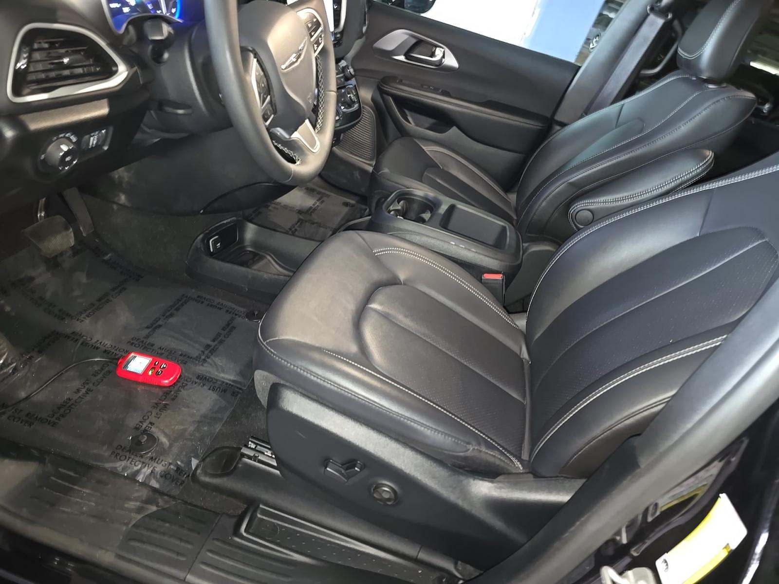 2026 Chrysler Pacifica Select FWD
