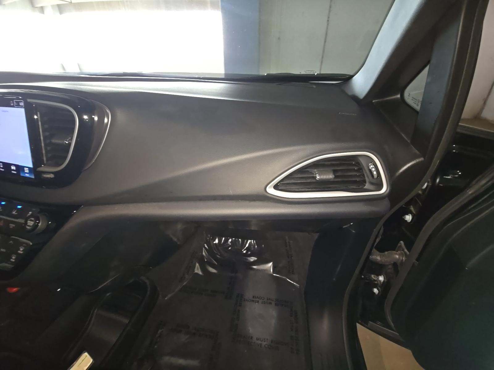 2026 Chrysler Pacifica Select FWD