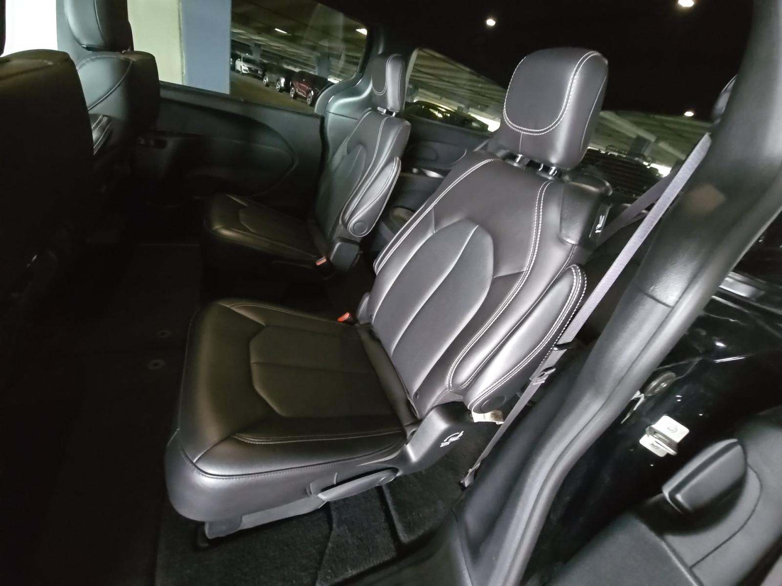 2026 Chrysler Pacifica Select FWD