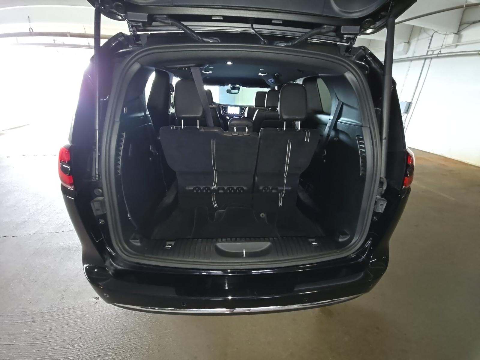 2026 Chrysler Pacifica Select FWD