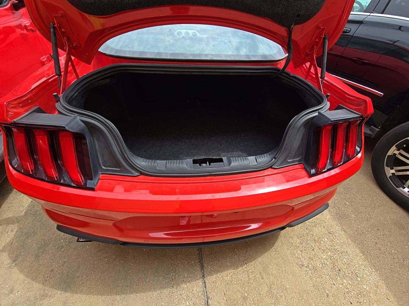 2020 Ford Mustang EcoBoost Premium RWD