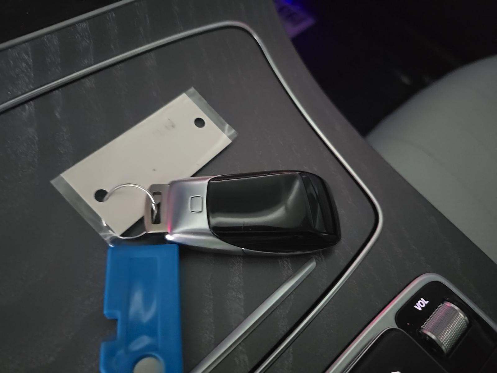 MERCEDES-BENZ E-CLASS - 8