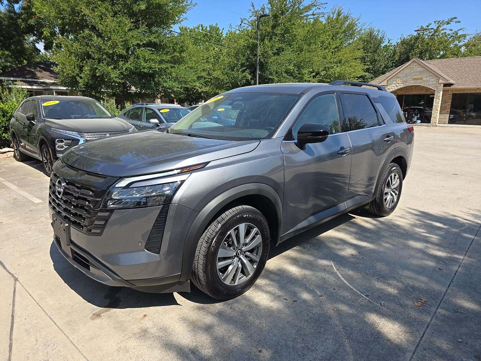 2026 Nissan Pathfinder SL FWD