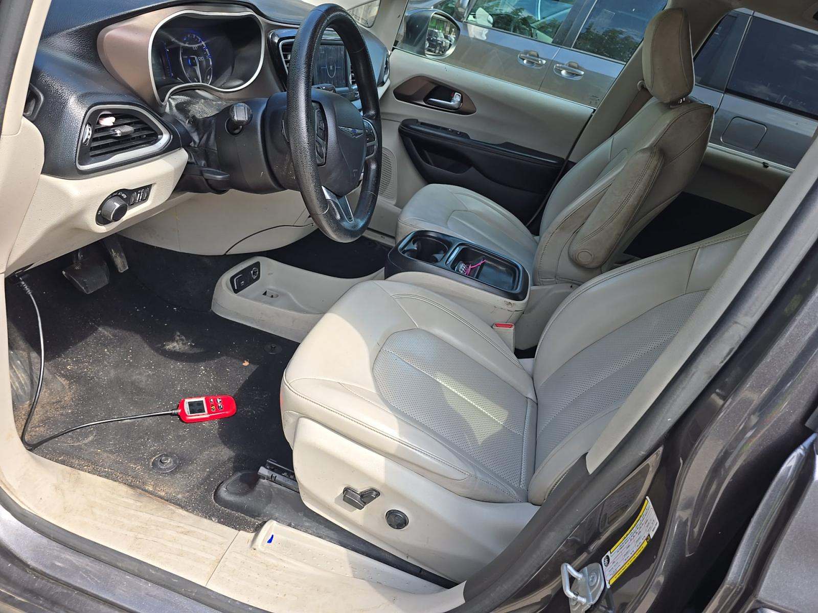 CHRYSLER VOYAGER - 6