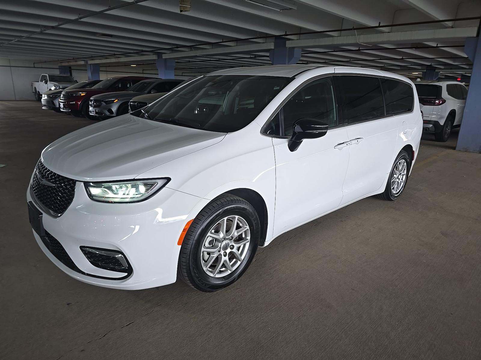 2025 Chrysler Pacifica Select FWD
