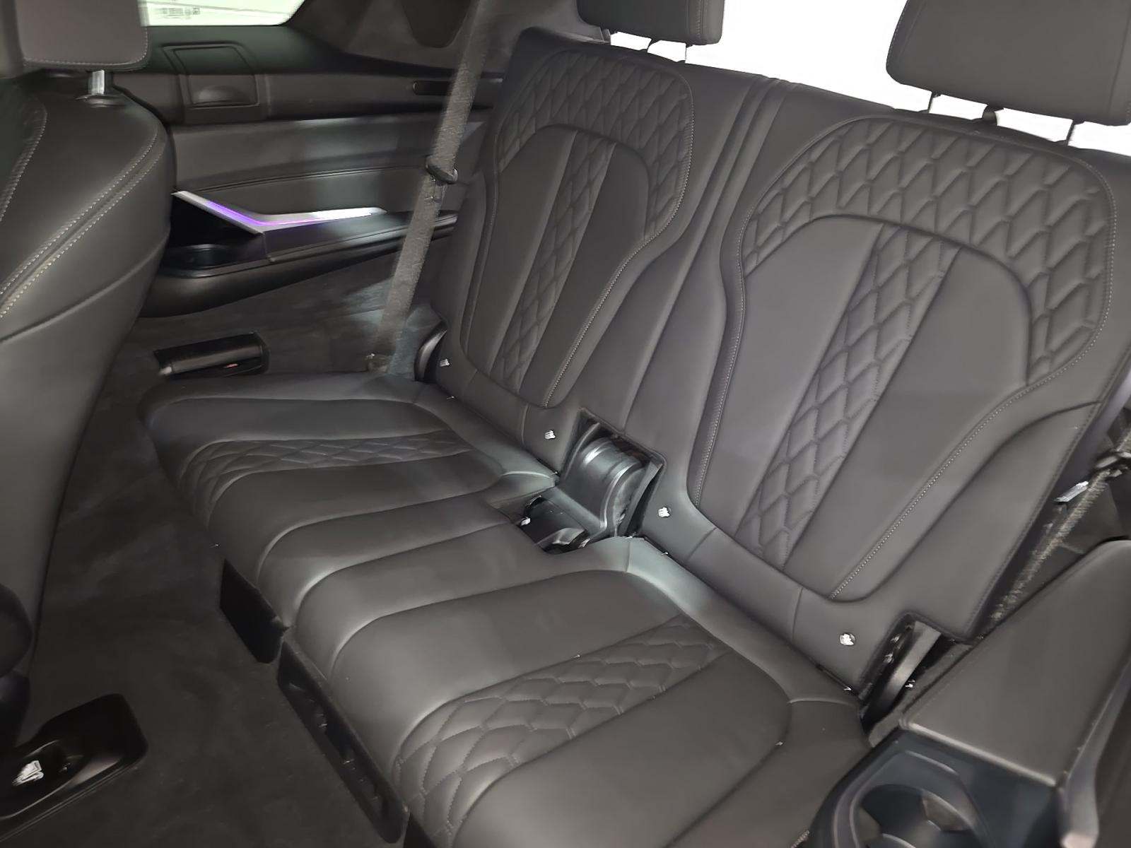 2022 BMW X7 M50i AWD