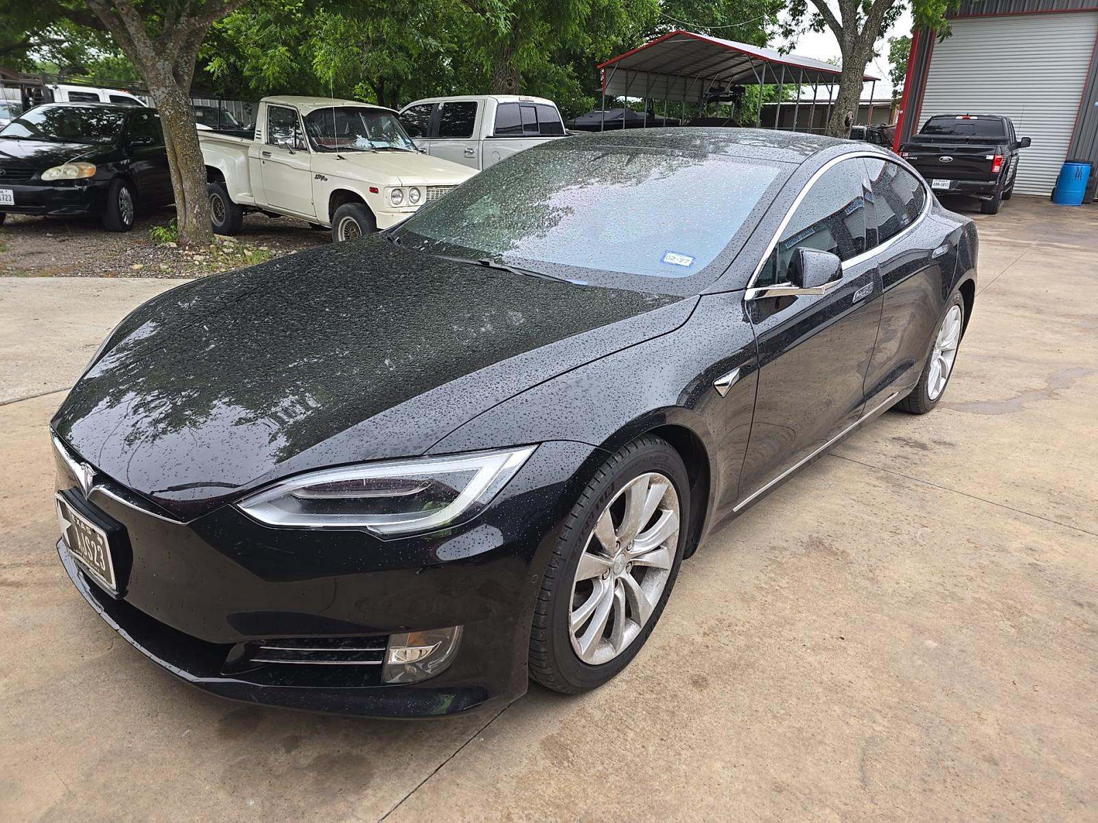 TESLA MODEL S - 1