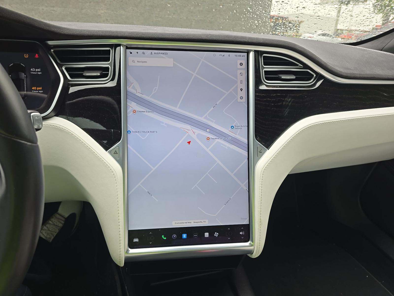 TESLA MODEL S - 10