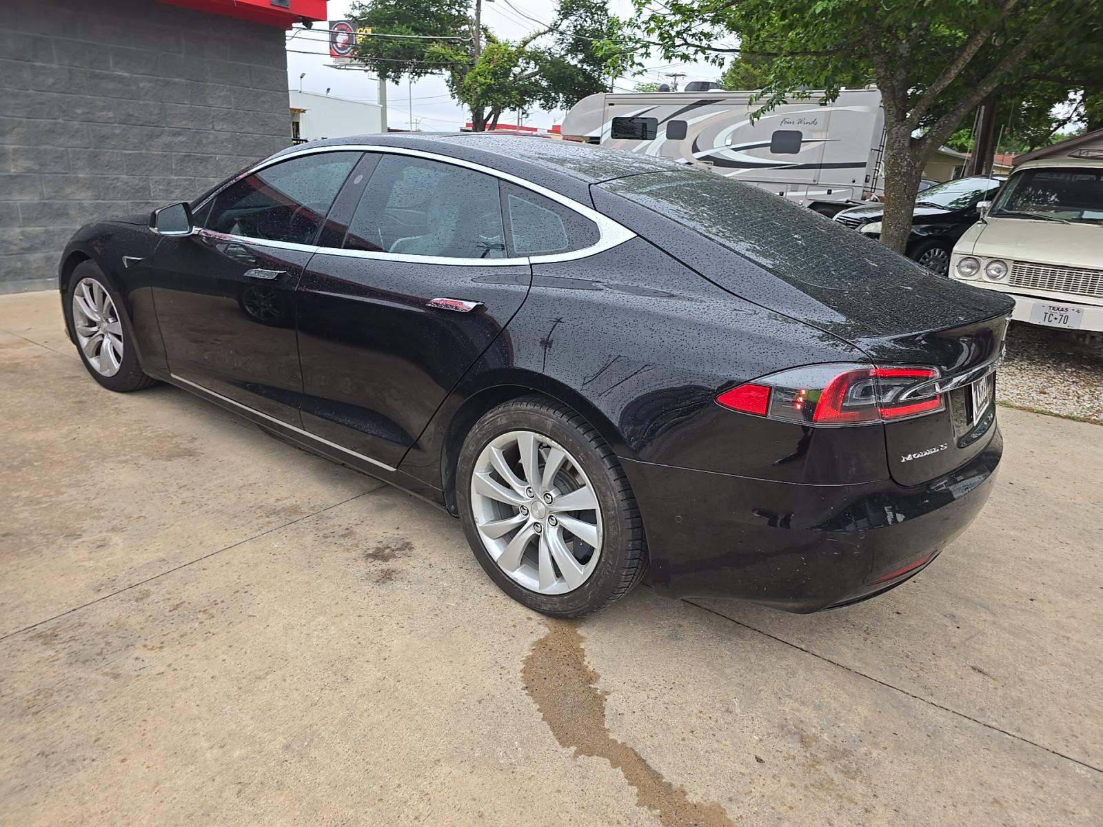 TESLA MODEL S - 2