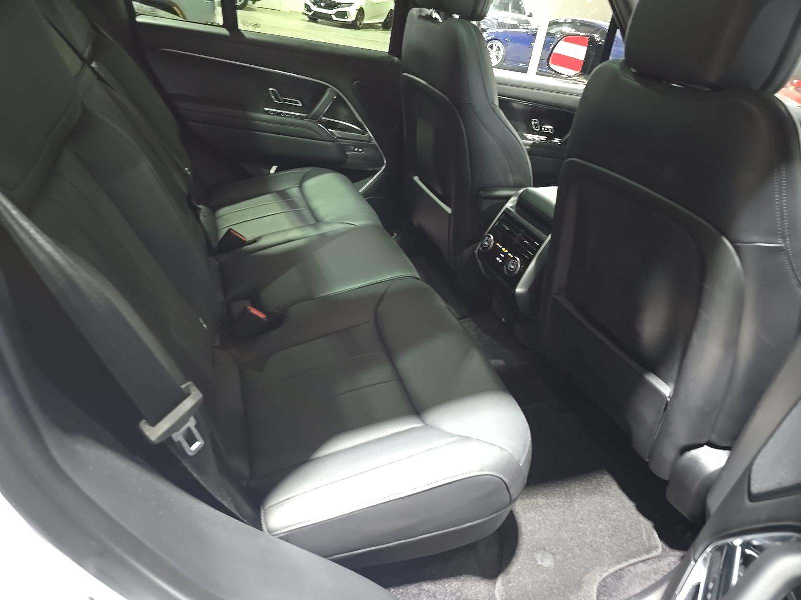 2024 Land Rover Range Rover SE AWD