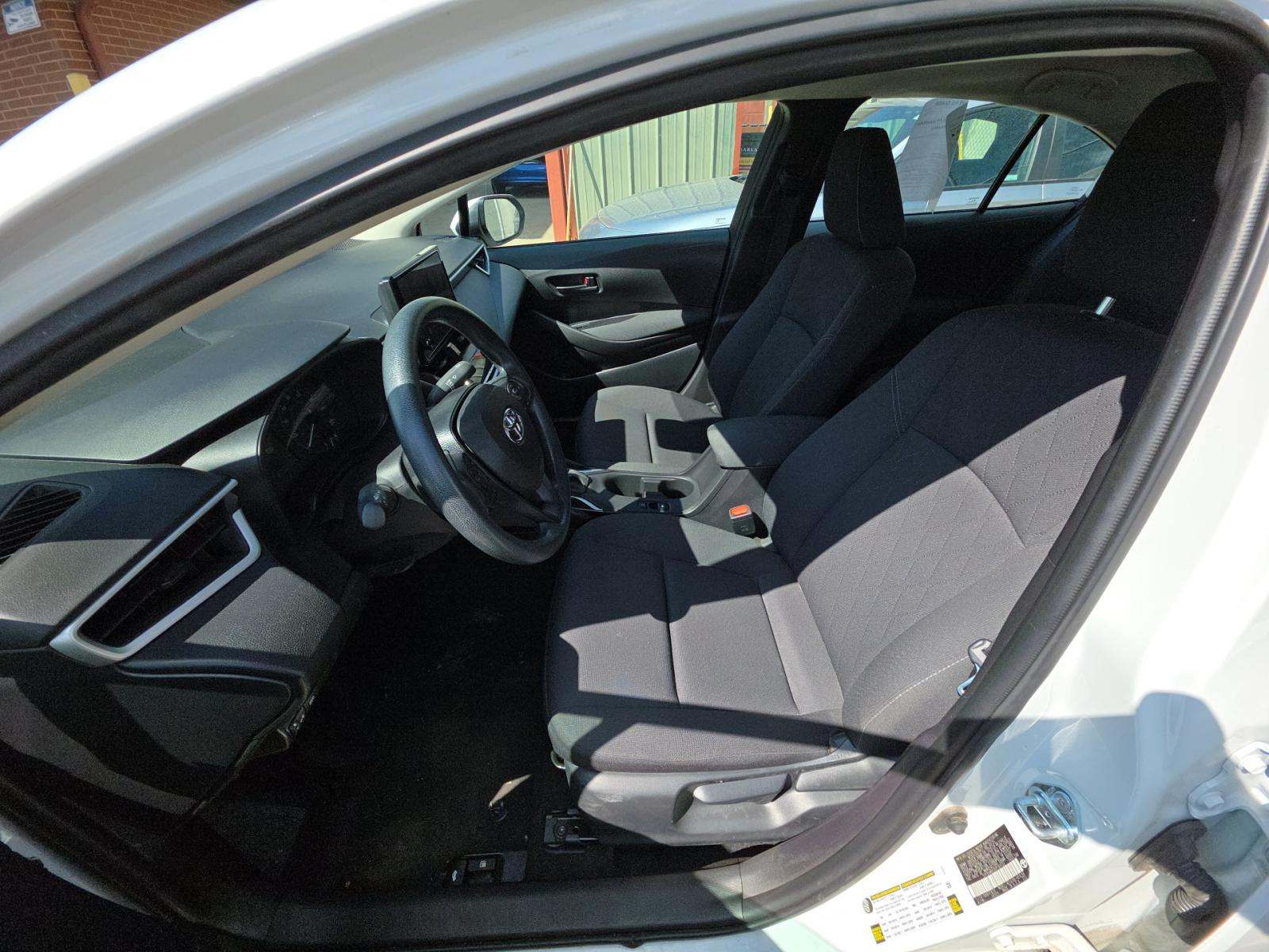 2025 Toyota Corolla LE FWD