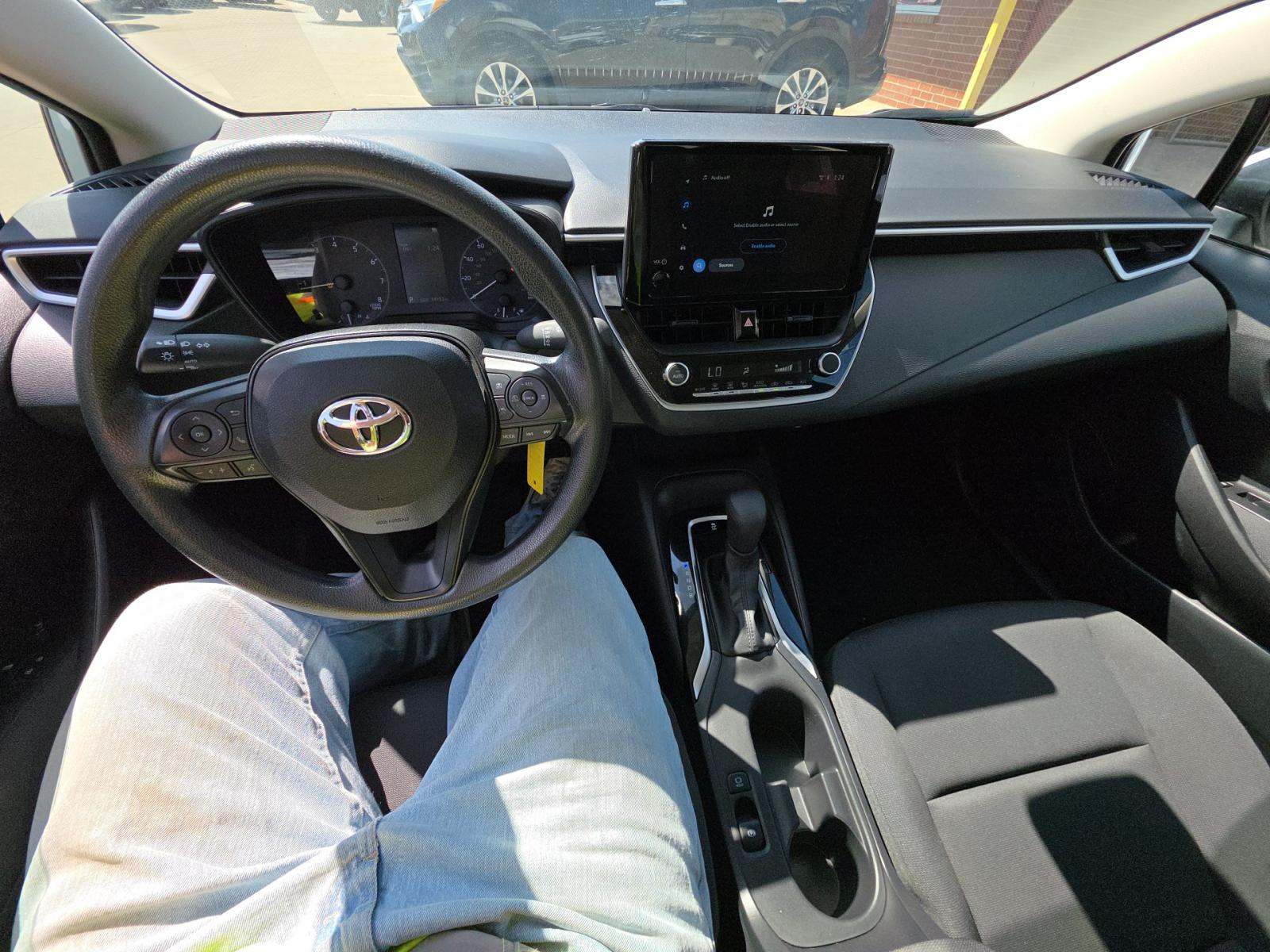 2025 Toyota Corolla LE FWD