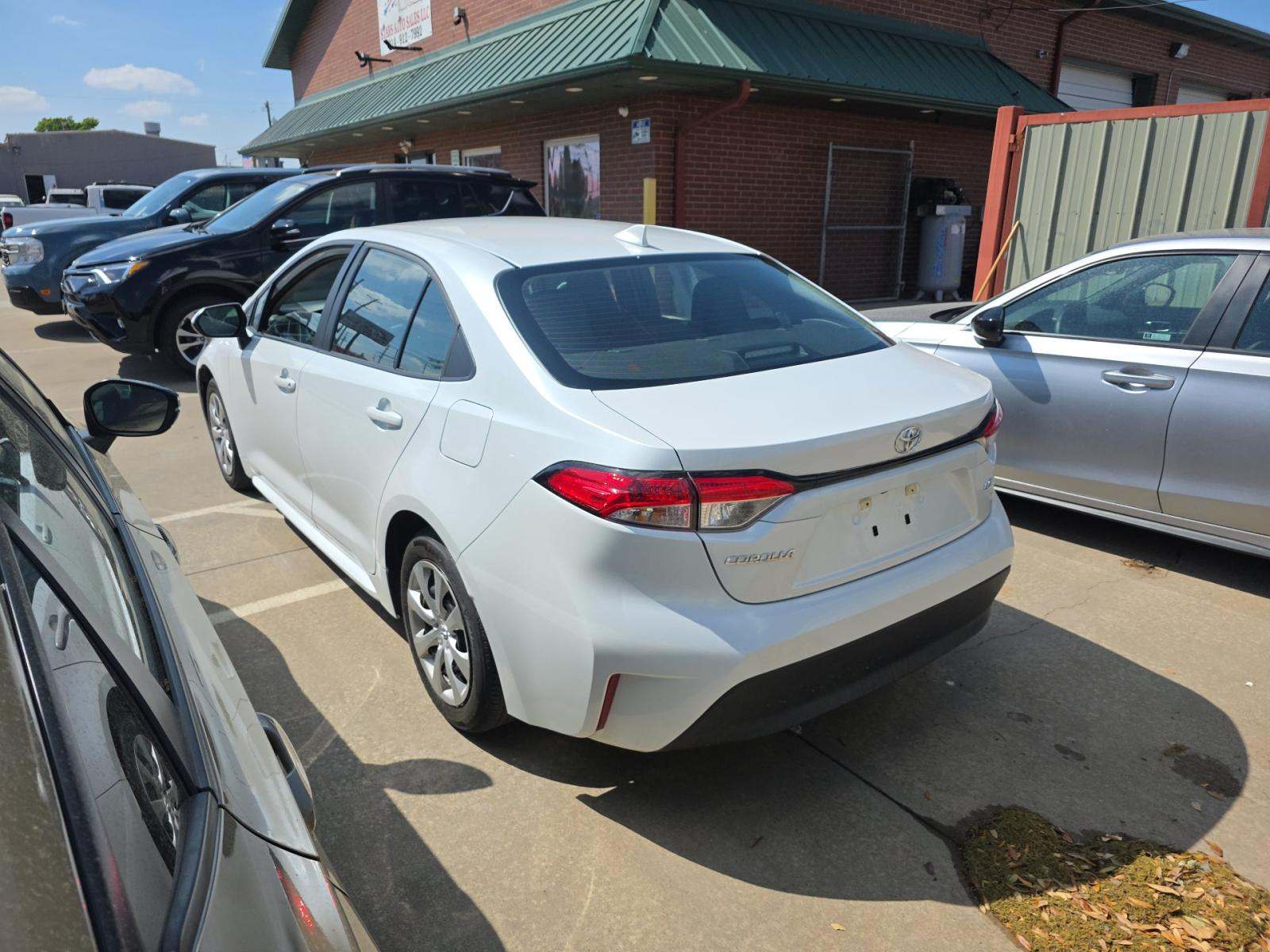 2025 Toyota Corolla LE FWD