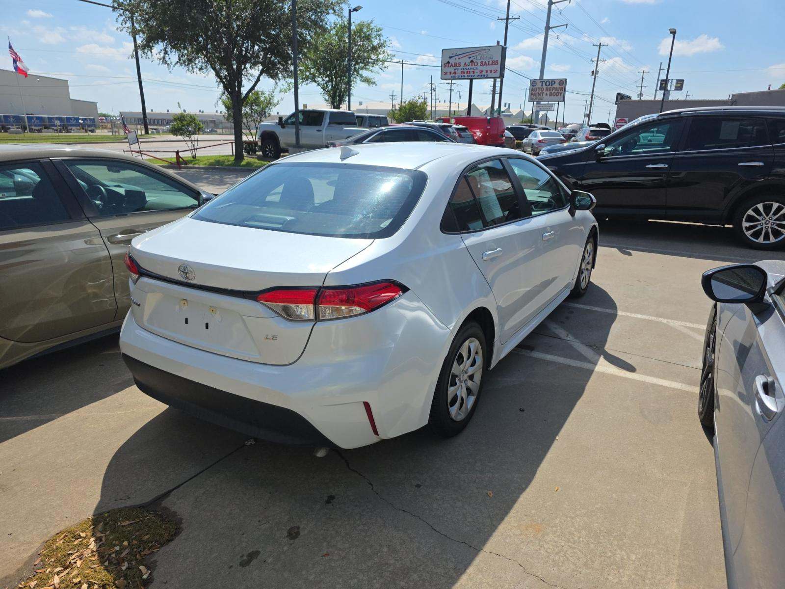 2025 Toyota Corolla LE FWD