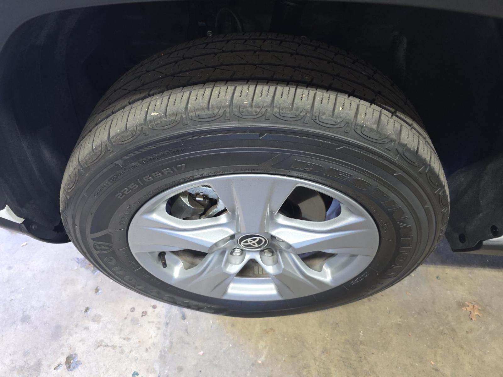 2025 Toyota RAV4 Hybrid XLE AWD