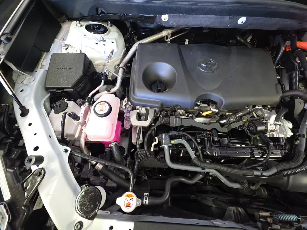 2025 Toyota RAV4 Hybrid XLE AWD