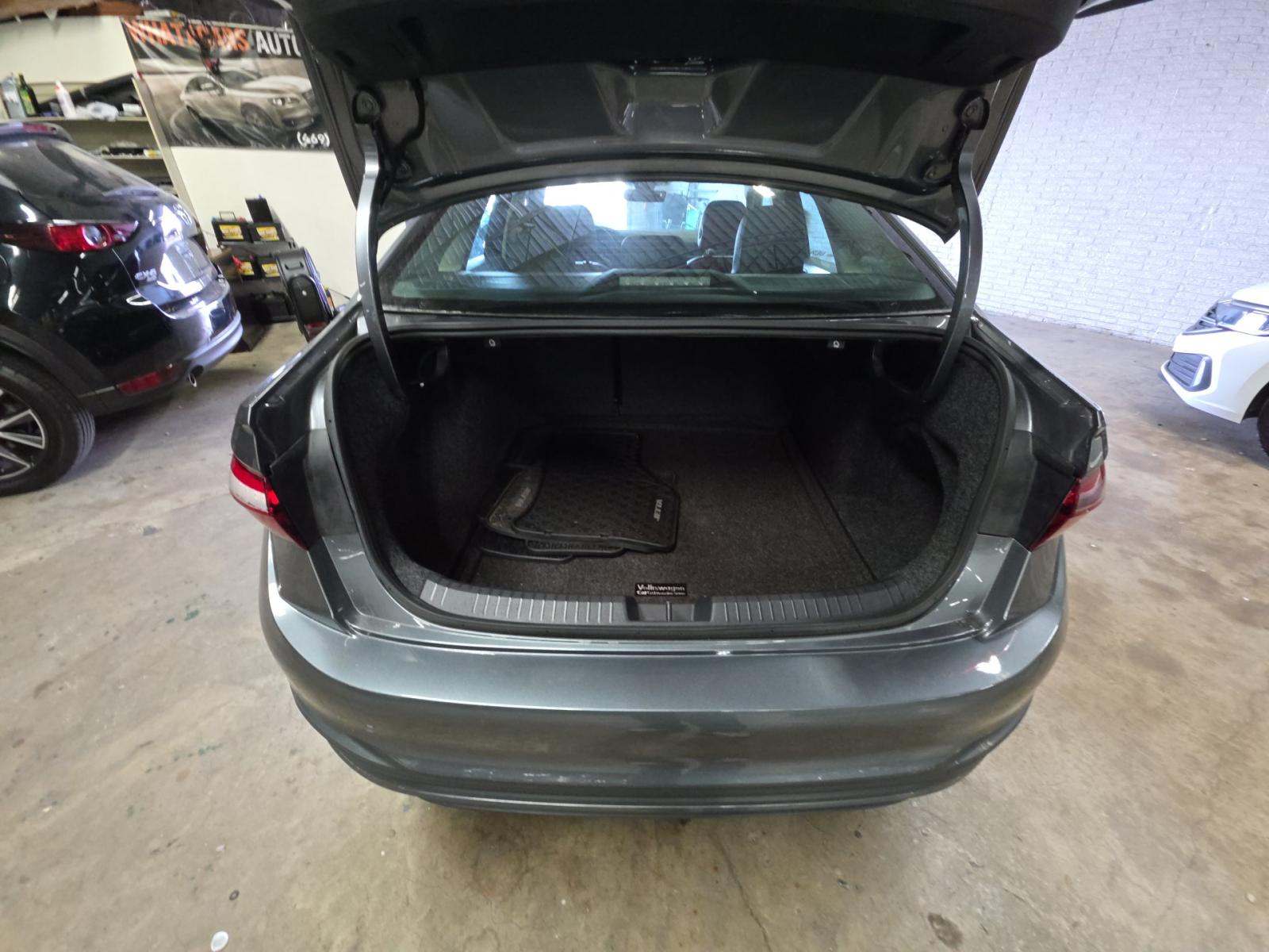 2024 Volkswagen Jetta 1.5T SE FWD
