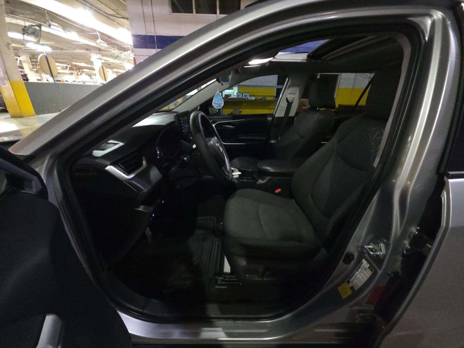2022 Toyota RAV4 XLE FWD