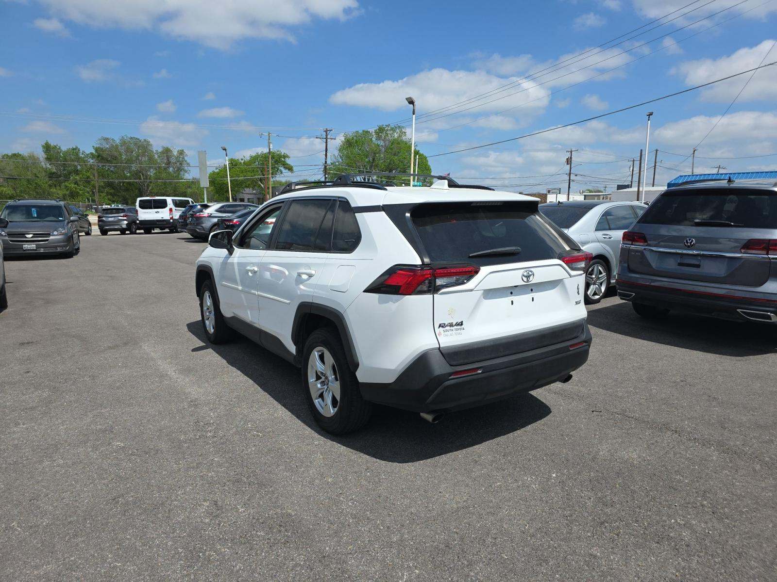 2020 Toyota RAV4 XLE FWD