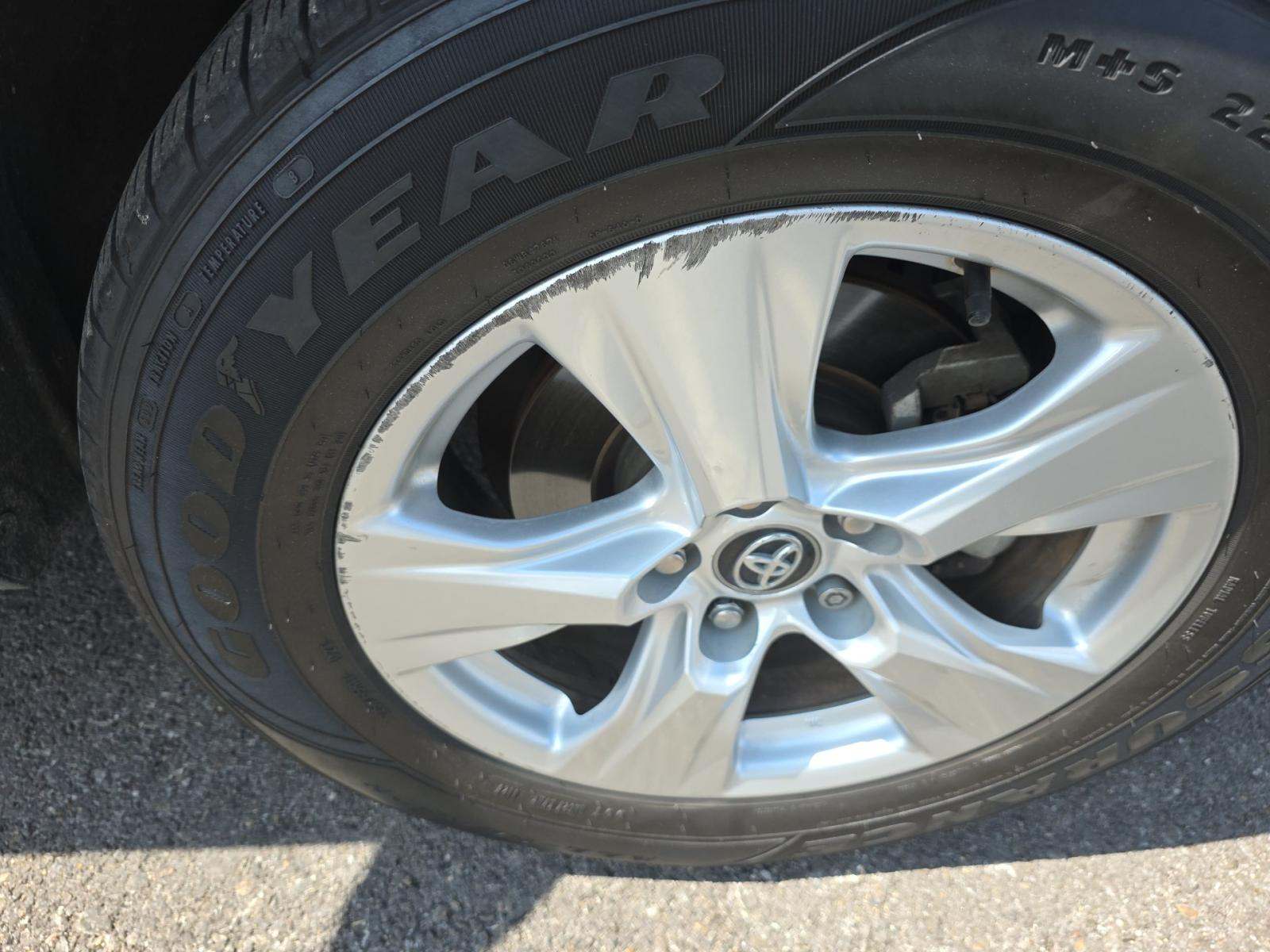 2020 Toyota RAV4 XLE FWD