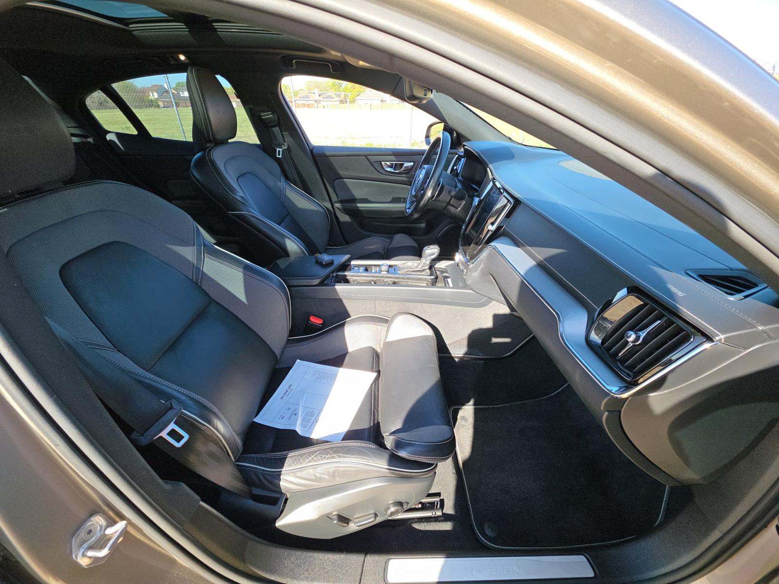 2020 Volvo S60 T5 R-Design FWD