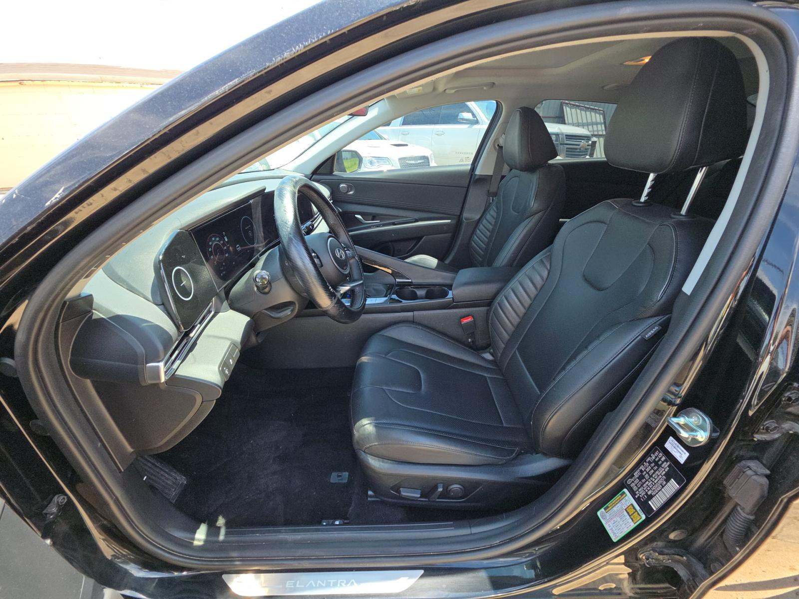 2025 Hyundai Elantra Limited FWD