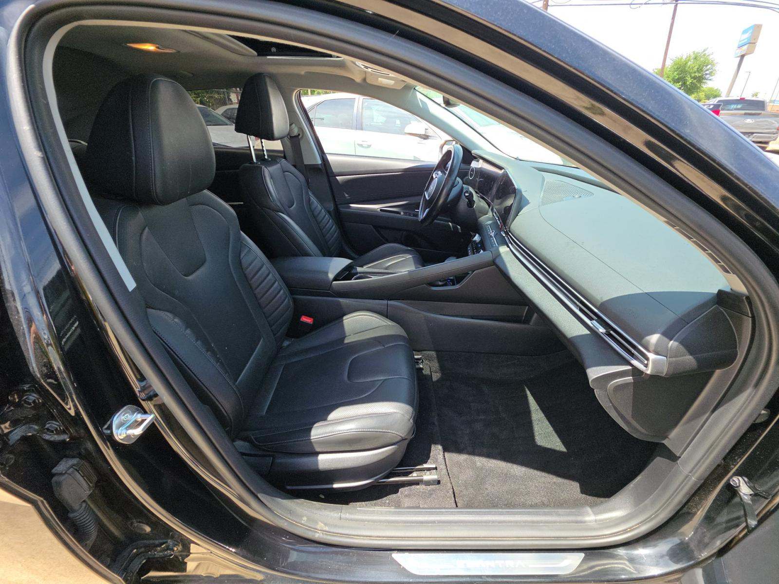 2025 Hyundai Elantra Limited FWD