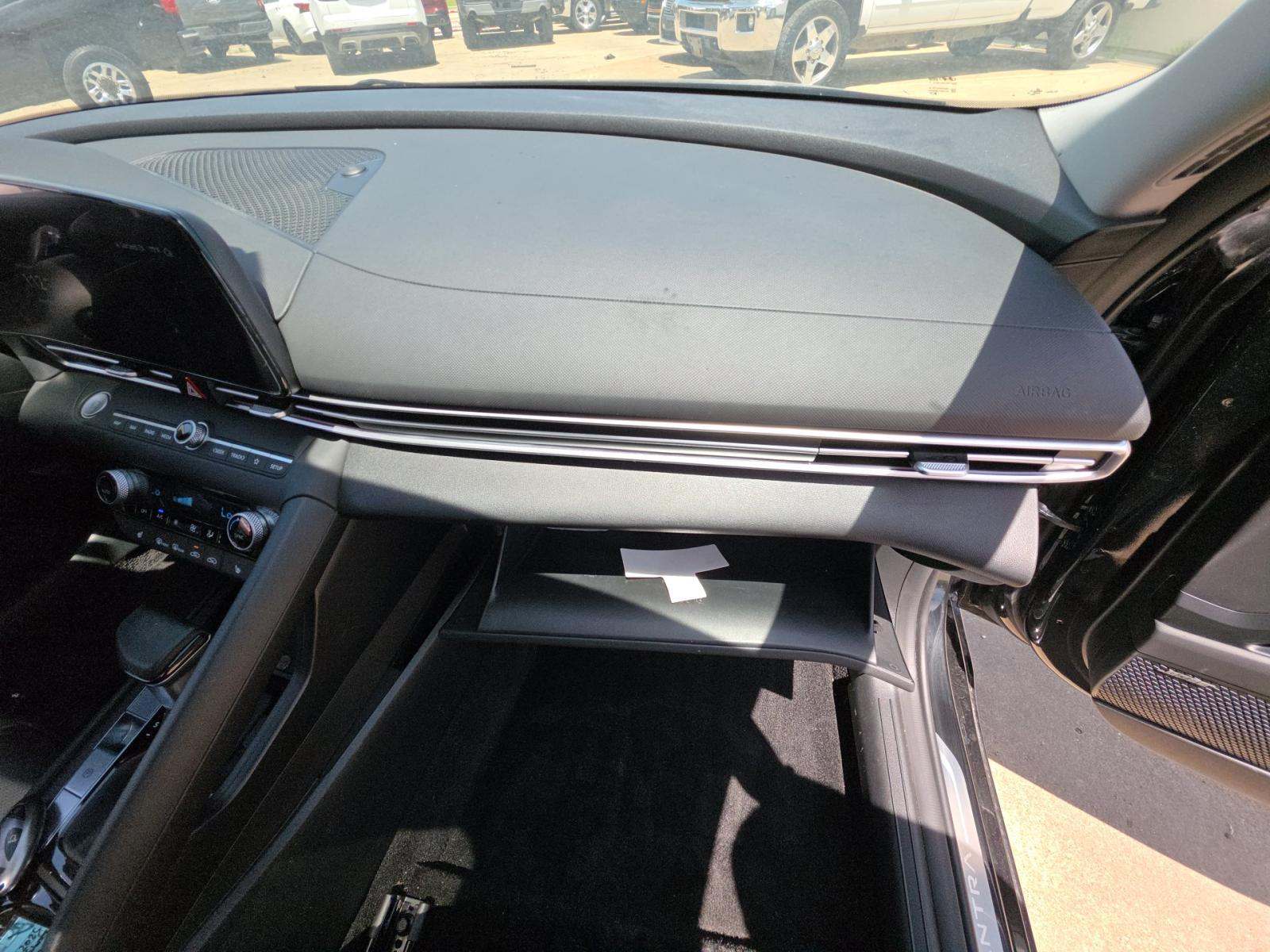 2025 Hyundai Elantra Limited FWD