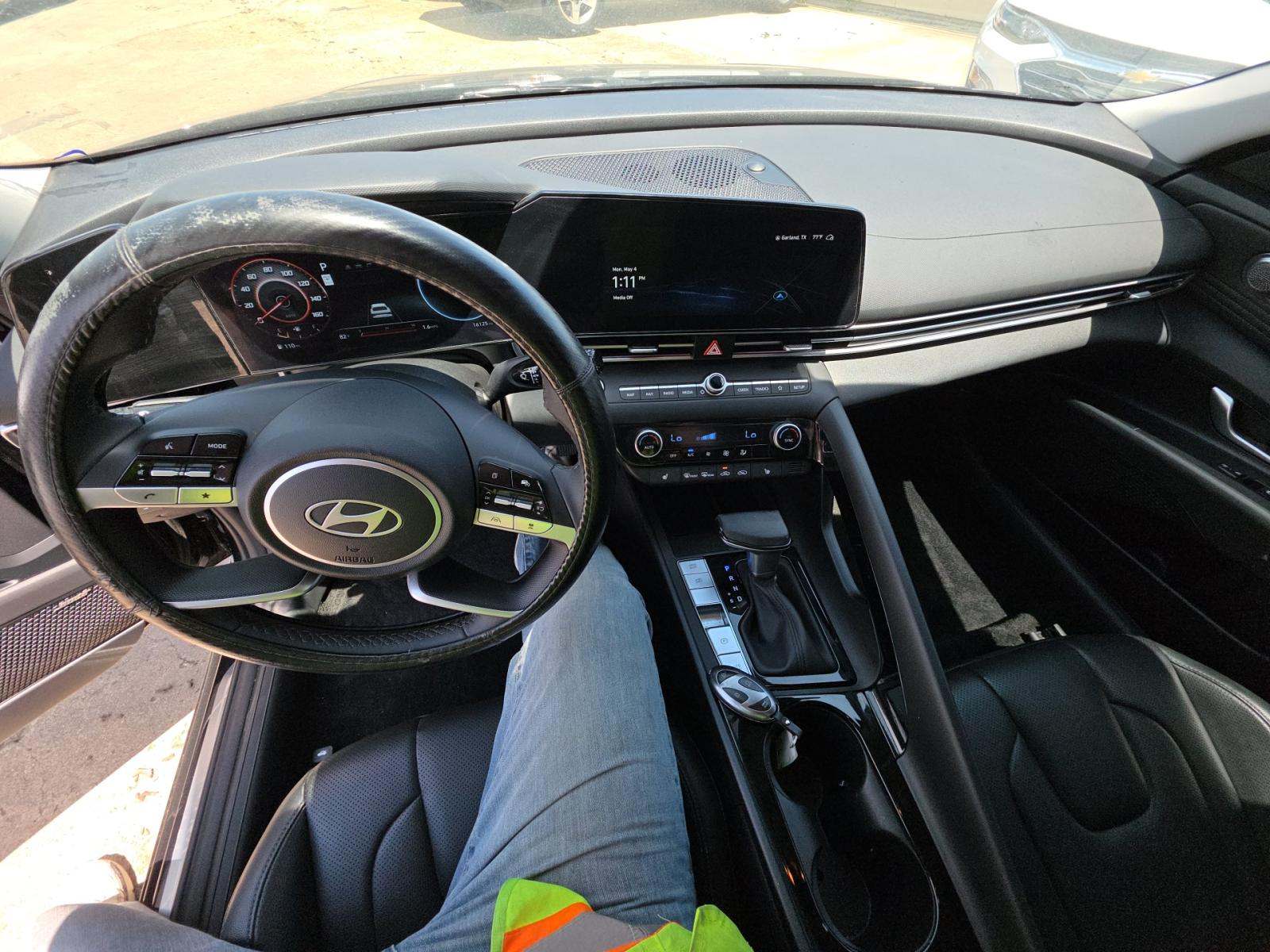 2025 Hyundai Elantra Limited FWD
