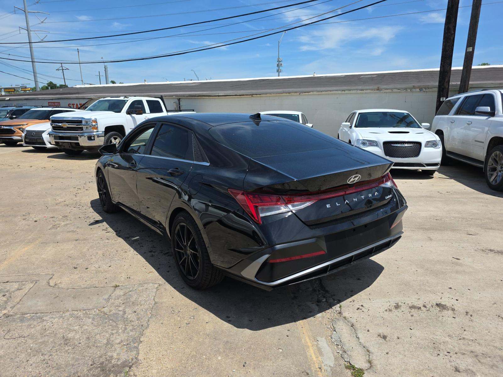 2025 Hyundai Elantra Limited FWD
