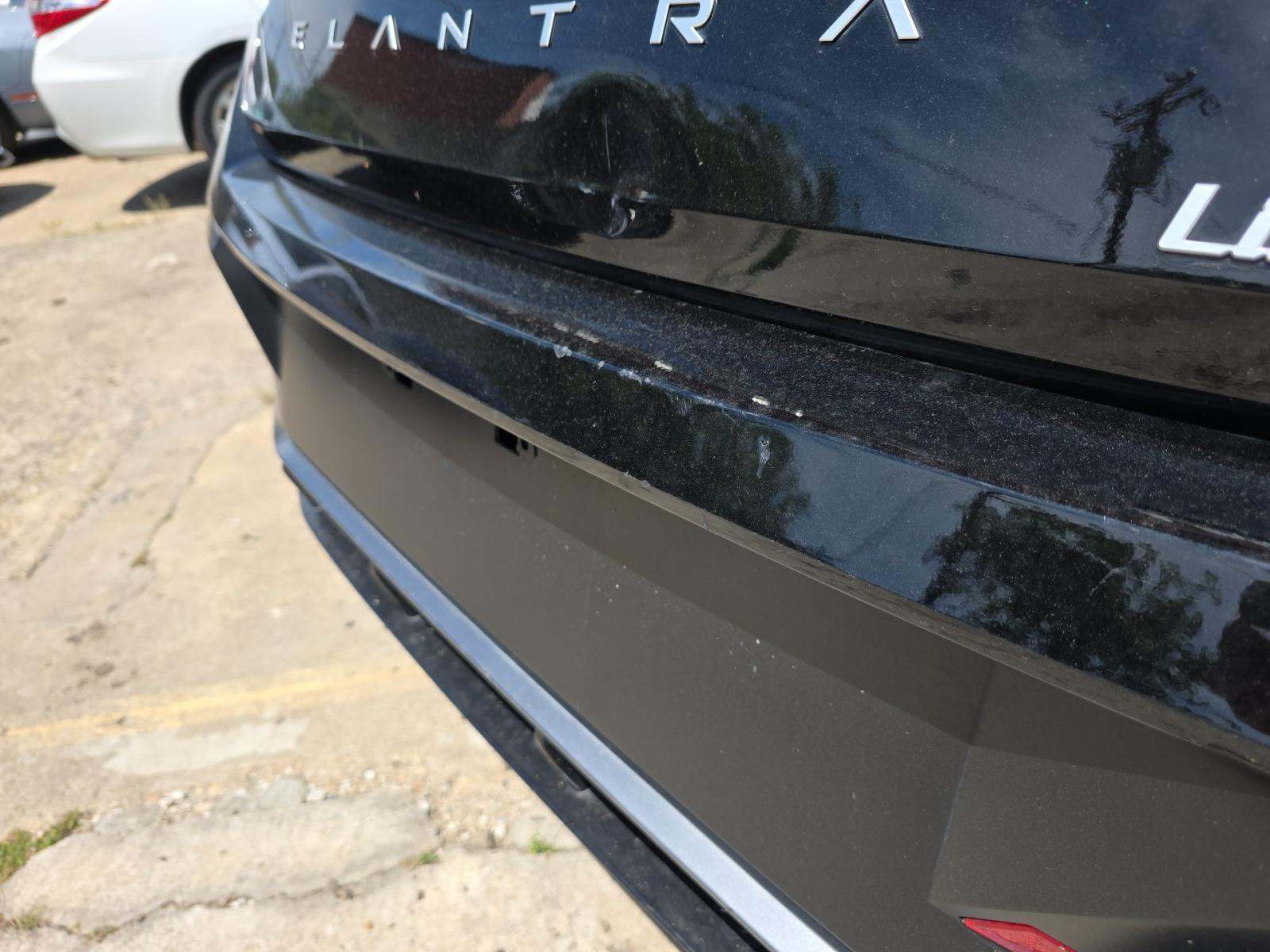 2025 Hyundai Elantra Limited FWD