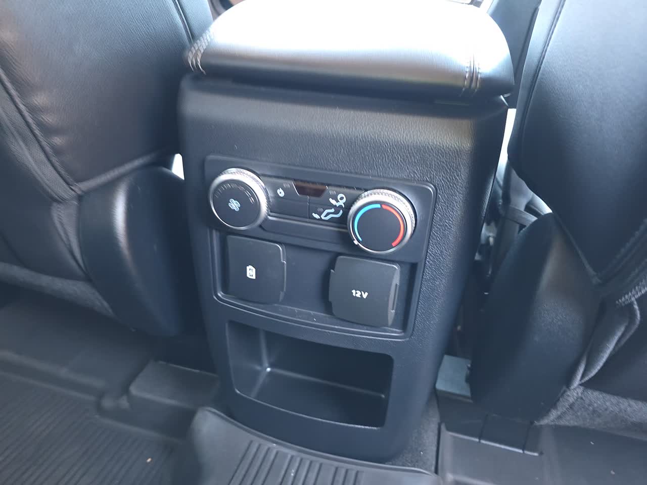 2021 Ford Explorer XLT RWD