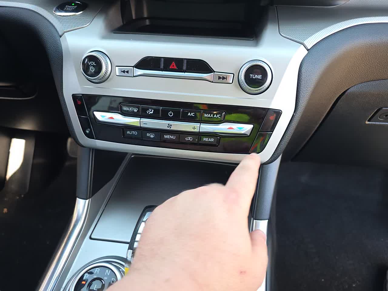 2021 Ford Explorer XLT RWD