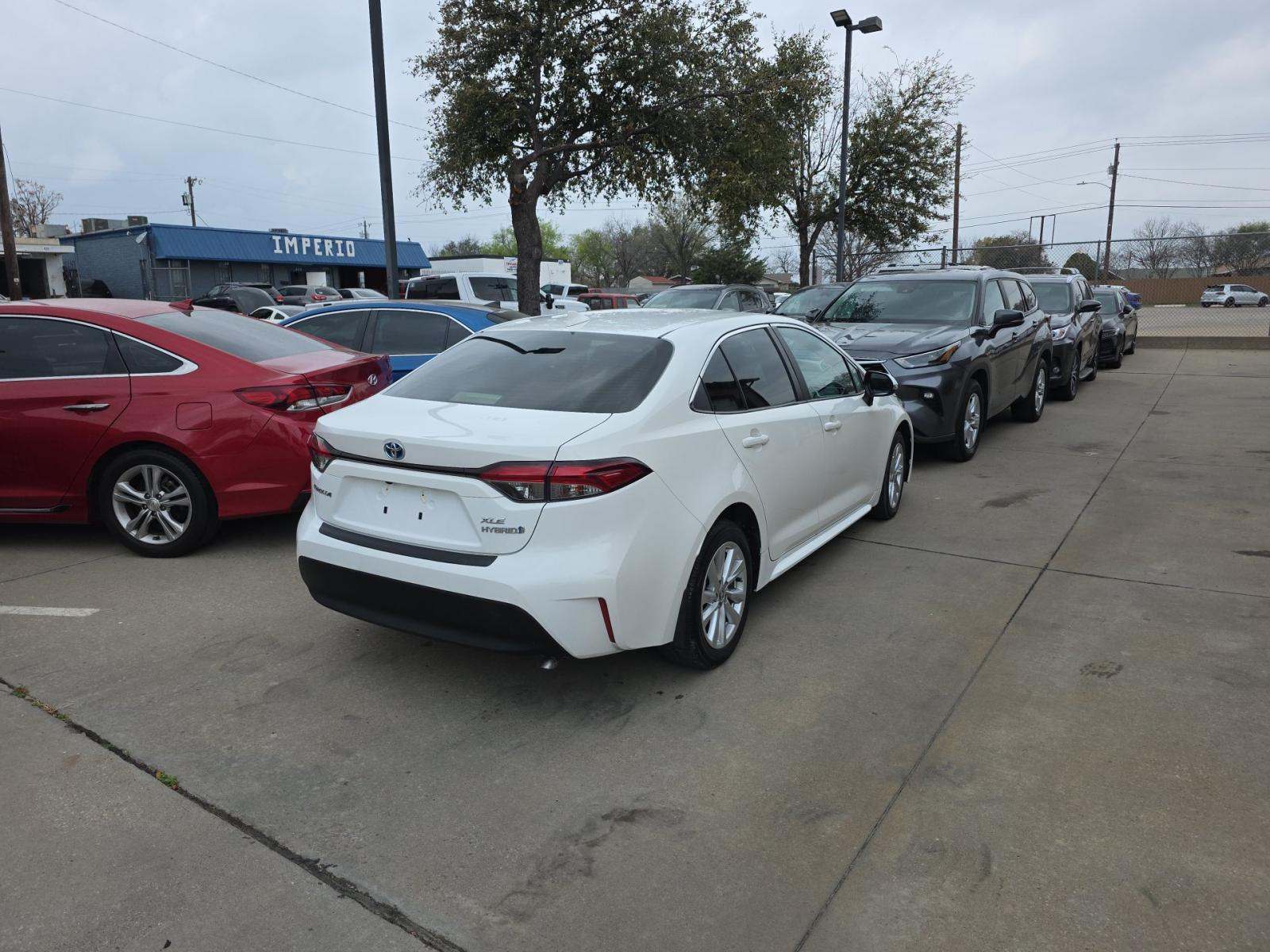 2024 Toyota Corolla Hybrid XLE FWD