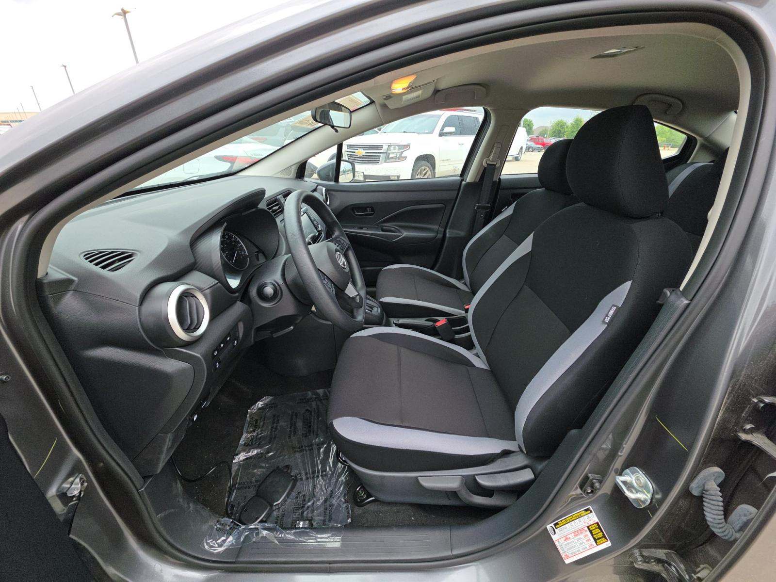 NISSAN VERSA - 6
