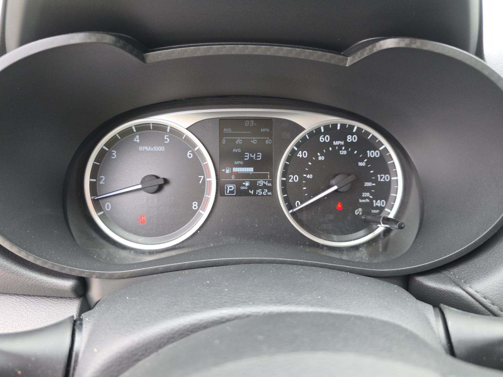 NISSAN VERSA - 9