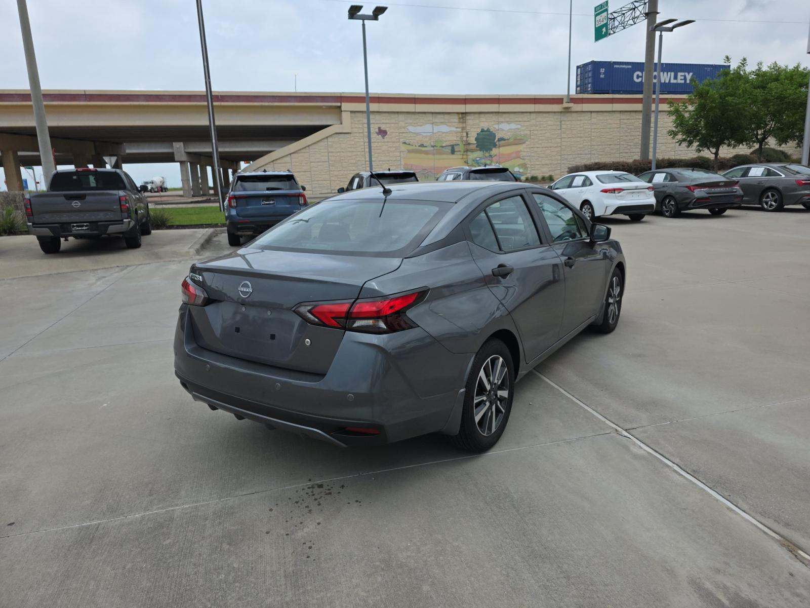NISSAN VERSA - 3