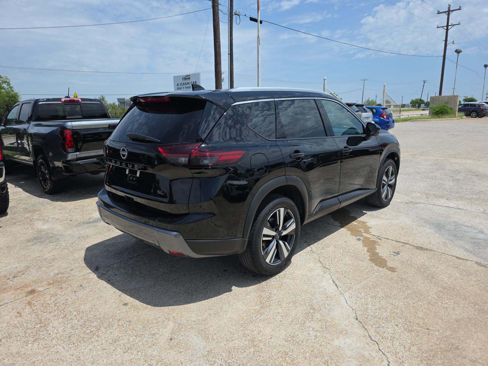 2026 Nissan Rogue SL FWD