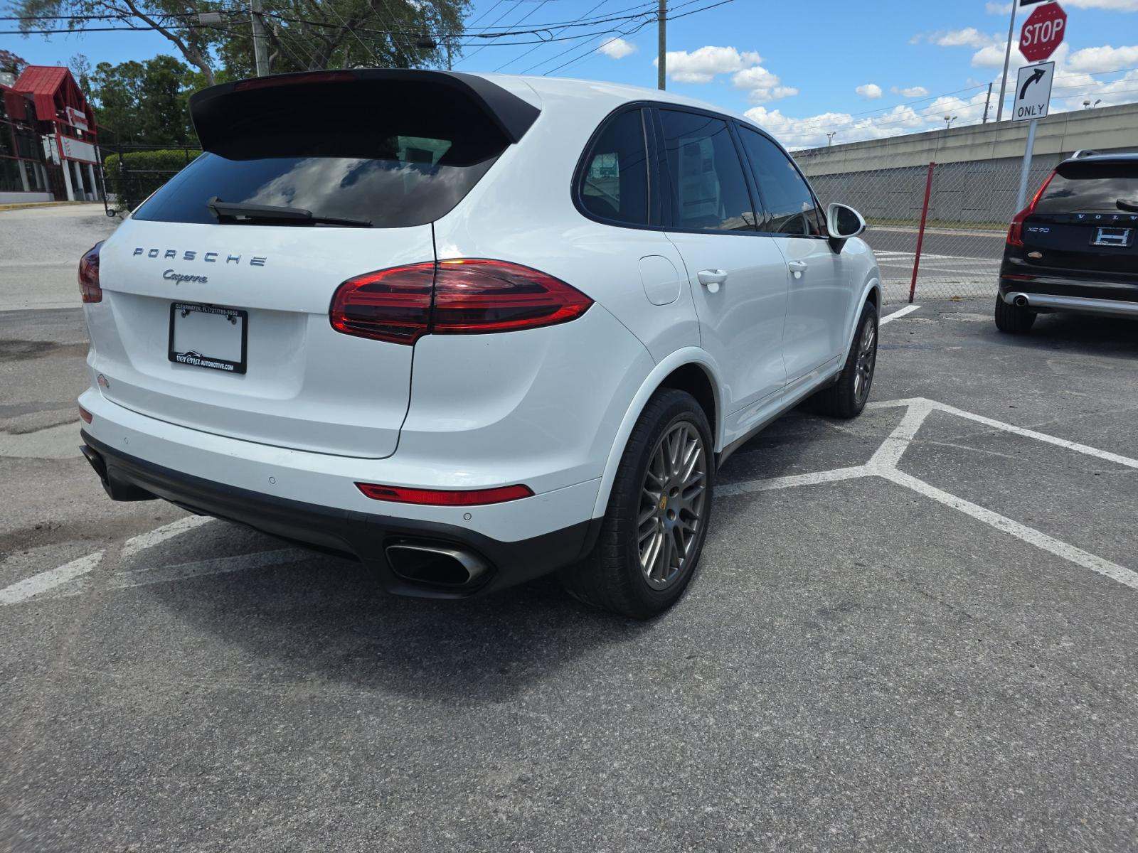 PORSCHE CAYENNE - 3