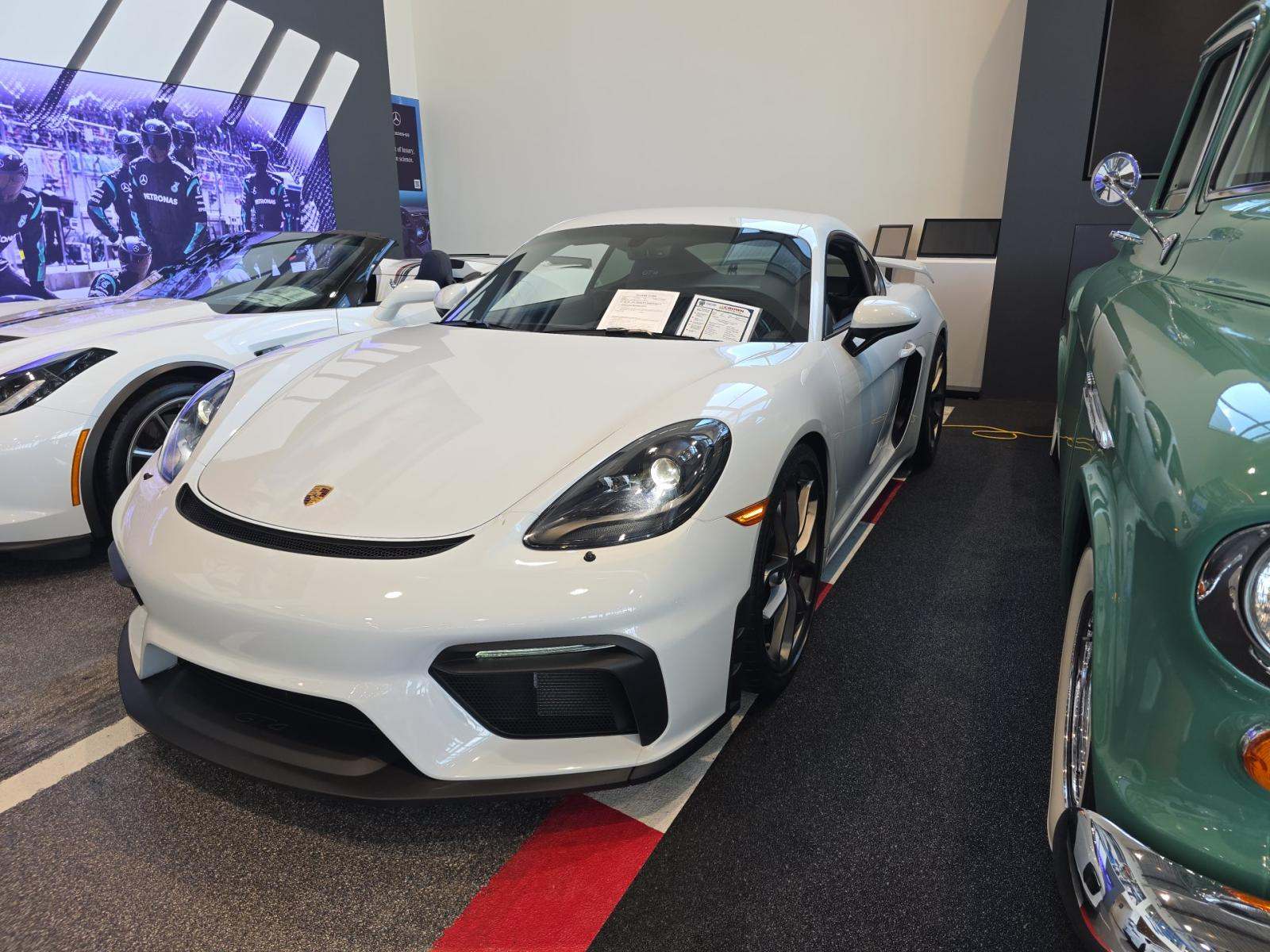 2020 Porsche 718 Cayman GT4 RWD